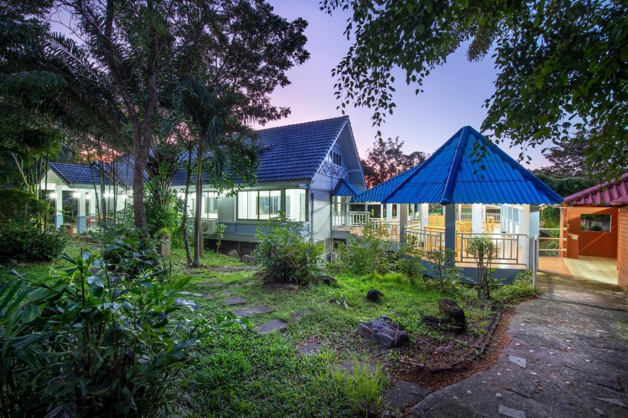 Ivy Cottage By Qiu Муаклек Экстерьер фото